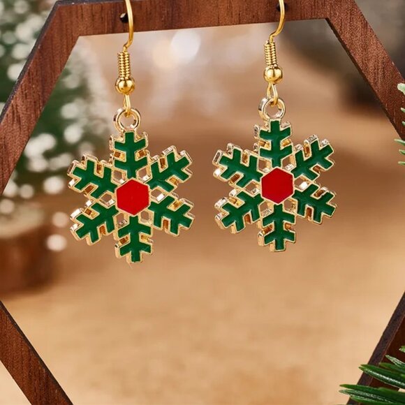 Christmas Snowflake Dangling Earrings  1 1/2 Inch Drop Gold Tone Green Red - Picture 1 of 8